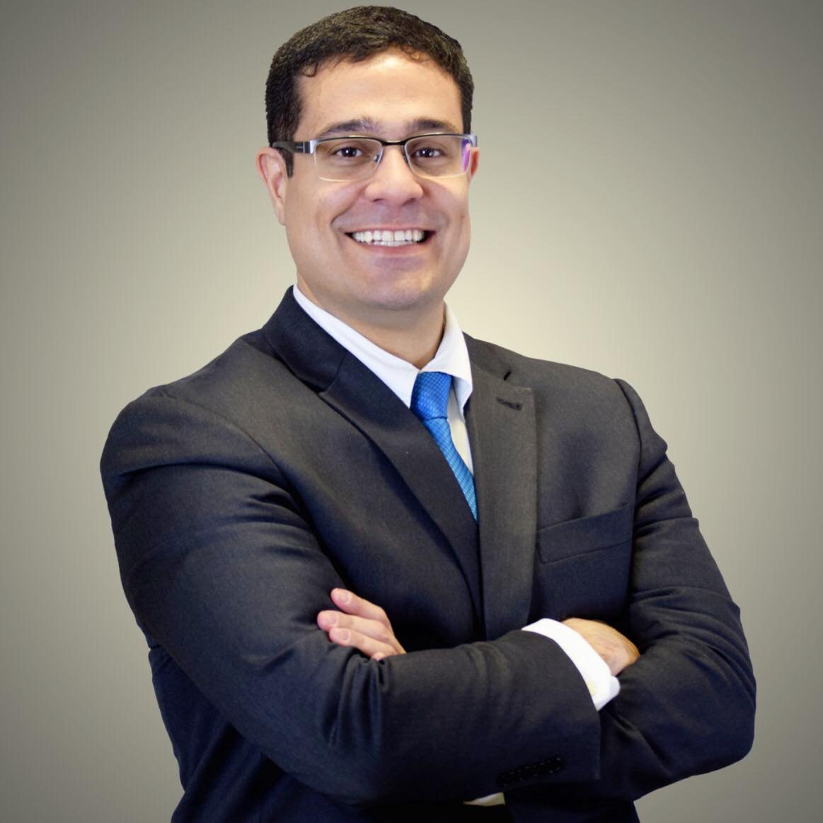Maurício Santana Corrêa, advogado